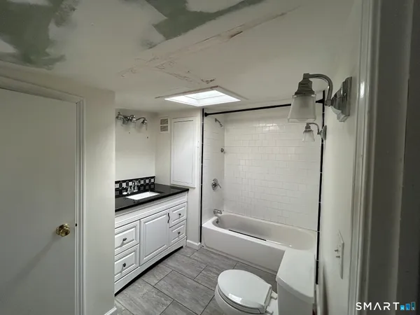 $2,400 | 236 Wire Mill Road, Unit COTTAGE, Stamford, CT 06903