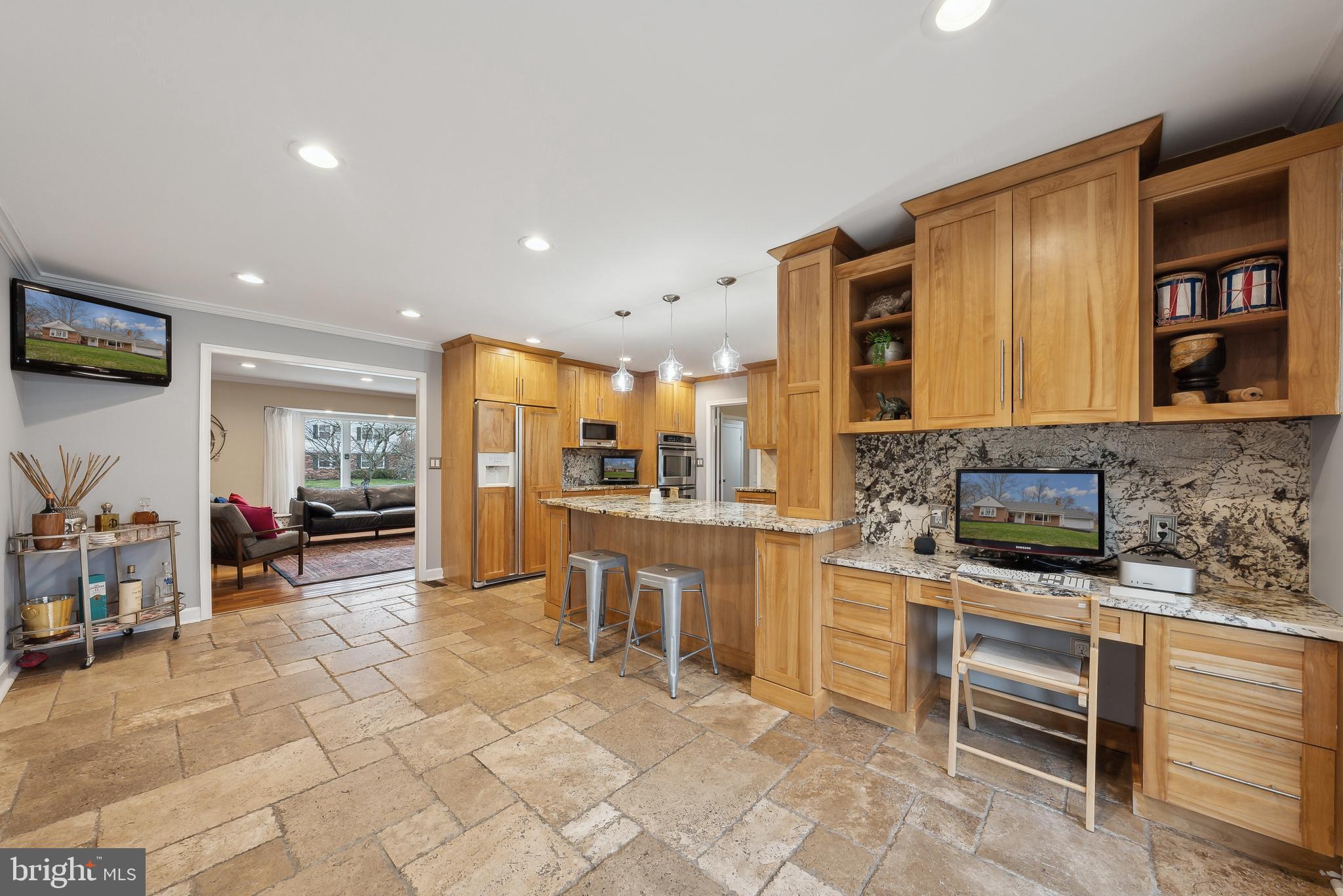 3011 Bluff Point Lane Silver Spring, MD 20906 - Photo 11 of 29 Family room off the kitchen with work station