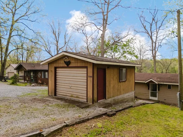 $160,000 | 2380 Egyptian Hills Drive, Creal Springs, IL 62922