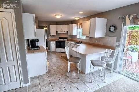 16518 Jennings Road Fenton, MI 48430 - Photo 9 of 27 20442747-8.JPG