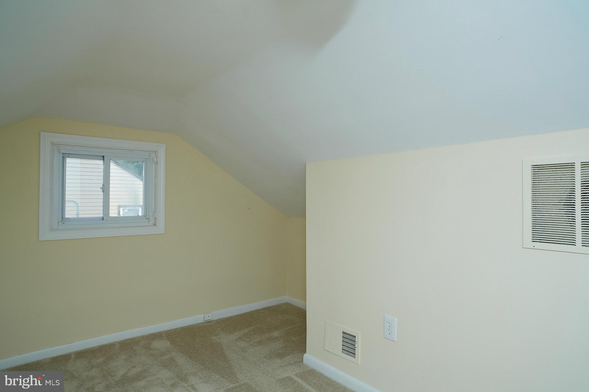 11805 Dewey Road Silver Spring, MD 20906 - Photo 18 of 30 an empty room with windows