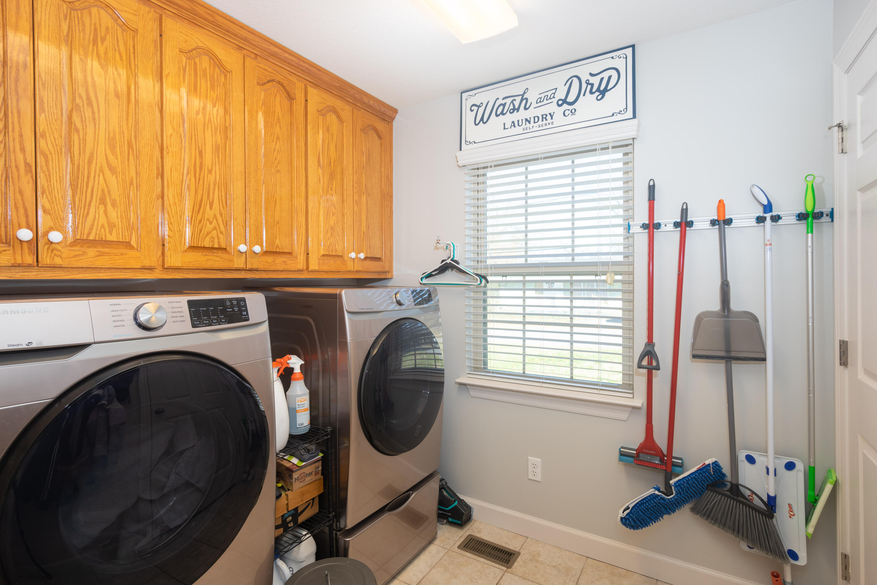 6908 Moreview Road Chattanooga, TN 37412 - Photo 16 of 31 Laundry
