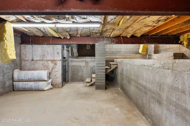 a view of a storage & utility room