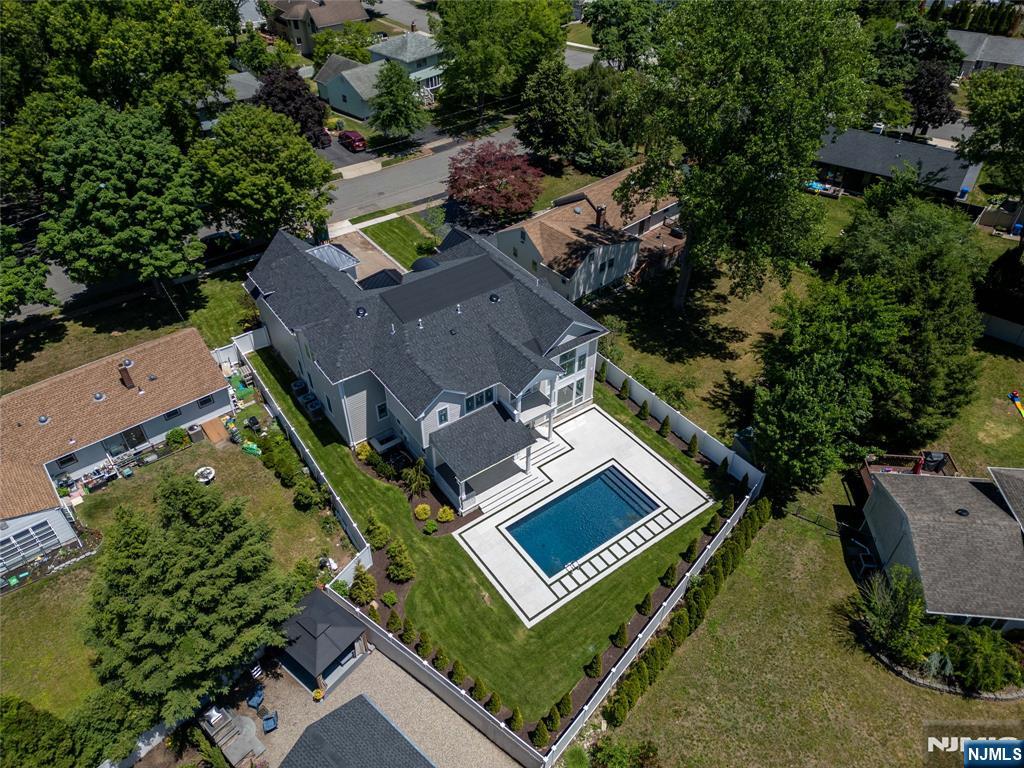 92 Oliver Road Paramus, NJ 07652 - Photo 4 of 5