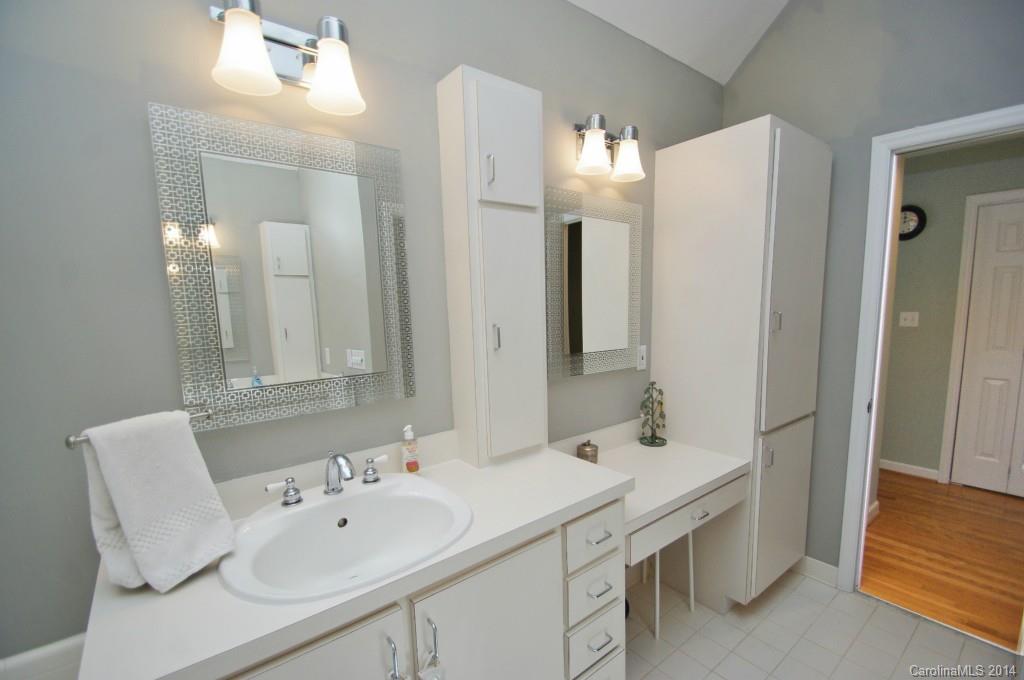 6433 Newhall Road Charlotte, NC 28270 - Photo 14 of 23 Gallery Image 14