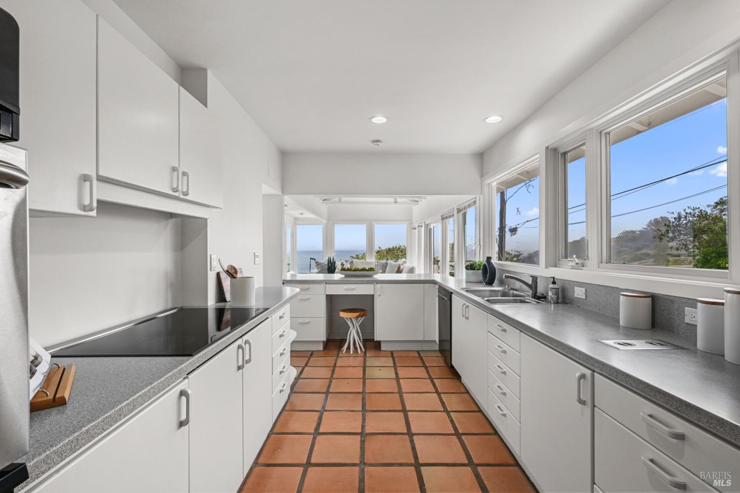 73 Cloud View Road Sausalito, CA 94965 - Photo 16 of 60