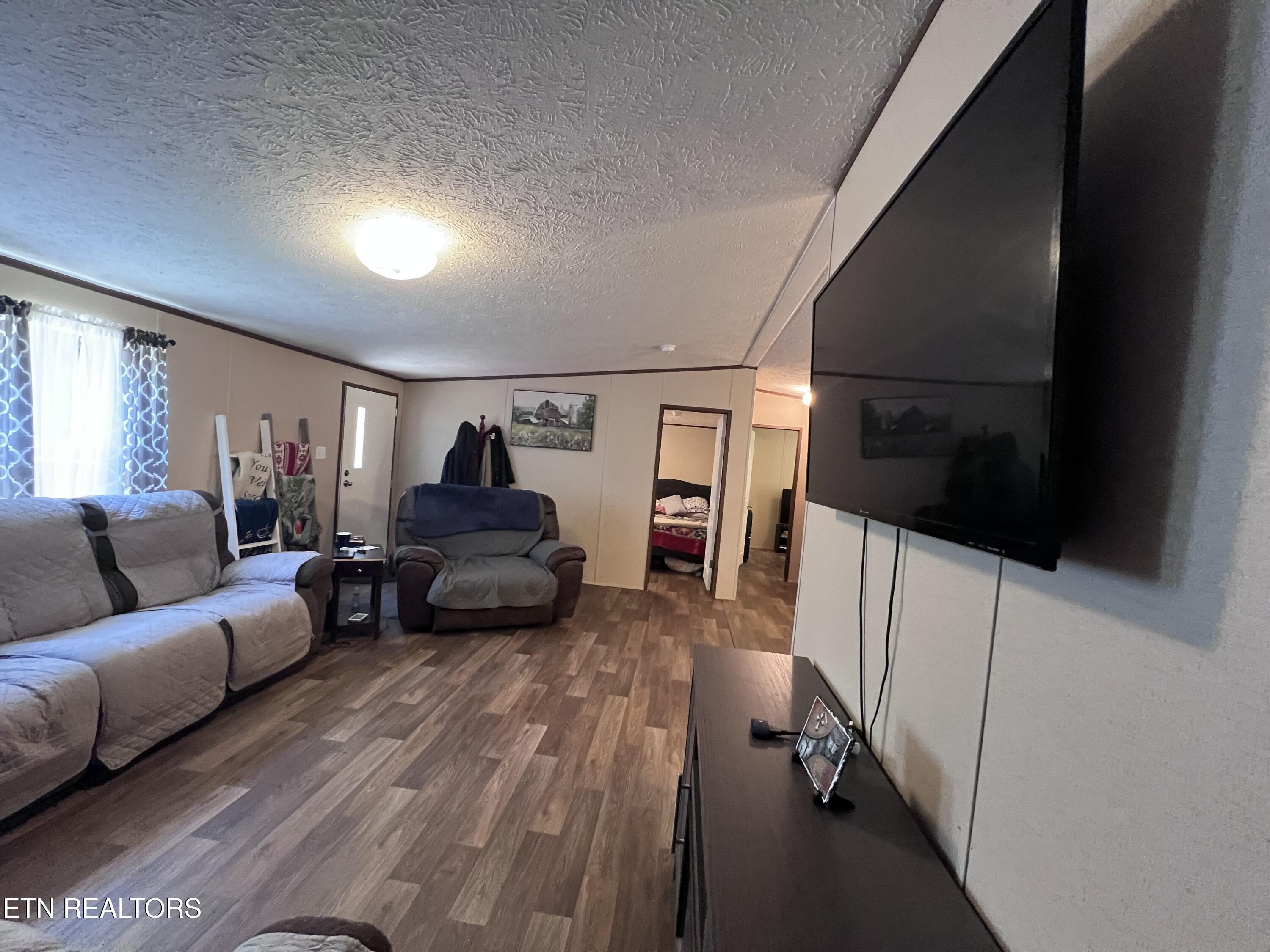 691-695 Blue Rdg Church Road Pineville, KY 40977 - Photo 13 of 53 IMG_2384