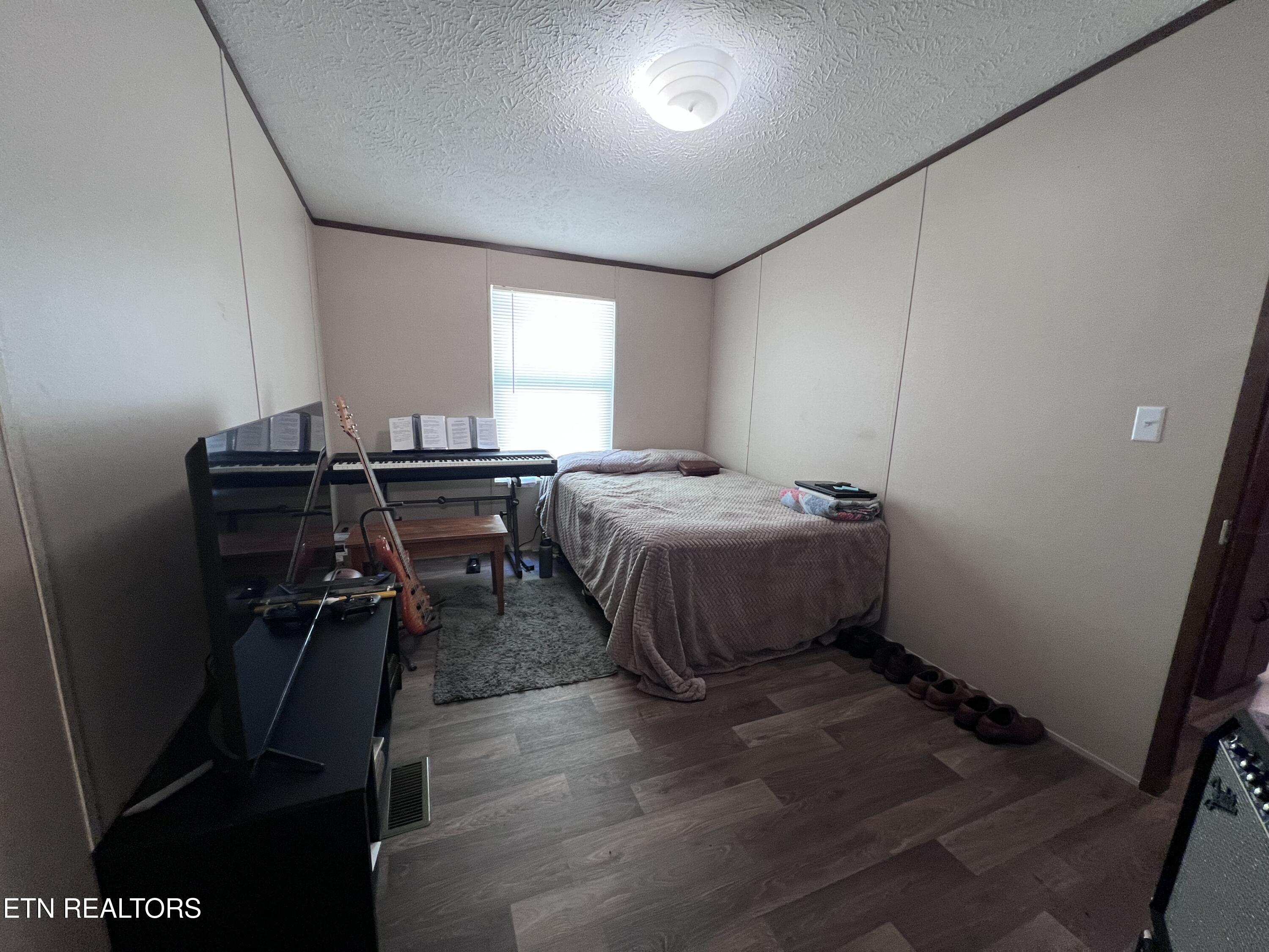 691-695 Blue Rdg Church Road Pineville, KY 40977 - Photo 26 of 53 IMG_2397