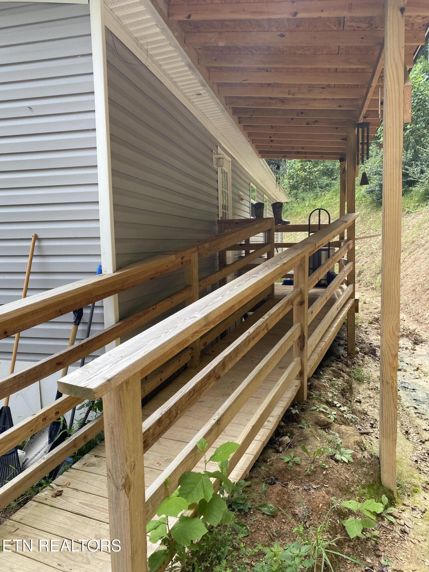 691-695 Blue Rdg Church Road Pineville, KY 40977 - Photo 5 of 53 77965829104__BEF7AA36-6261-44D3-B485-437