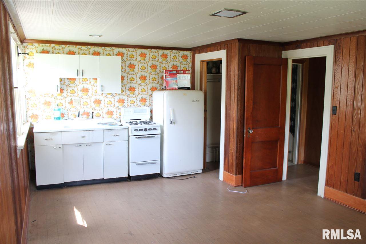 516 1st Street Hampton, IL 61256 - Photo 11 of 23 Gallery Image 11