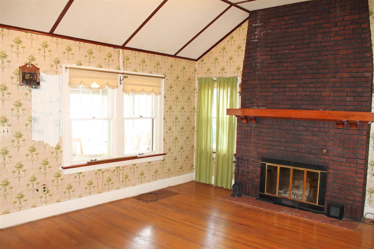 516 1st Street Hampton, IL 61256 - Photo 17 of 23 Gallery Image 17