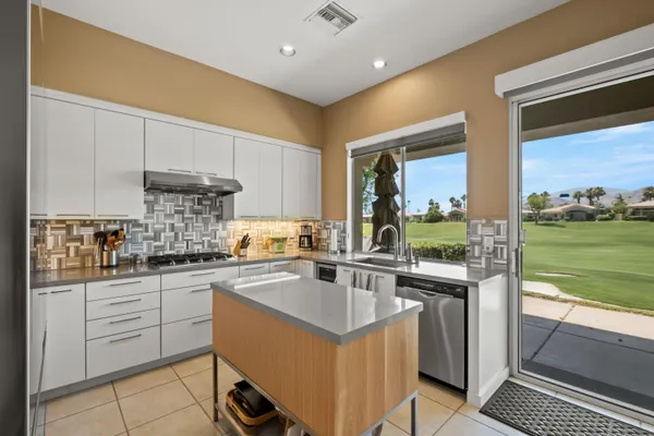 $7,000 | 461 Desert Holly Drive, Palm Desert, CA 92211