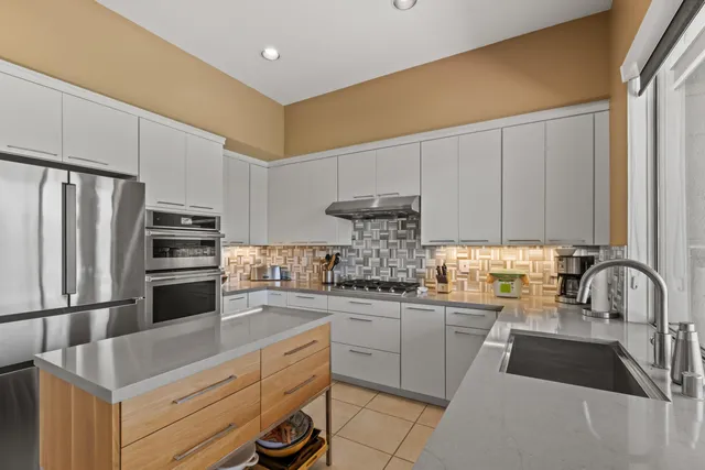 $7,500 | 461 Desert Holly Drive, Palm Desert, CA 92211