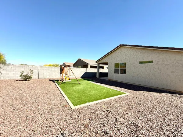 $2,100 | 18428 Puget Avenue, Waddell, AZ 85355
