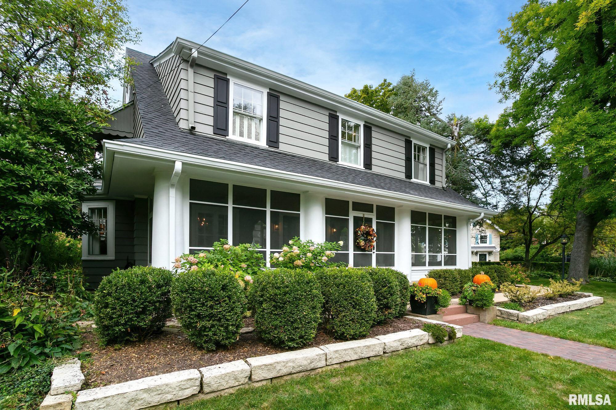 218 Forest Road Davenport, IA 52803 - Photo 4 of 43 Gallery Image 4