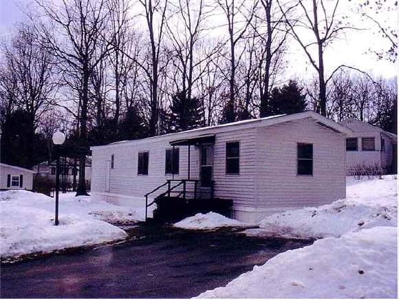 4 South Cranberry Rochester, NH 03867 - Photo 1 of 1