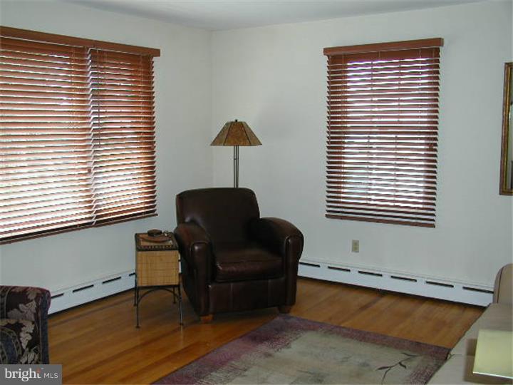 115 Old Point Road Wilmington, DE 19803 - Photo 13 of 19 Living Room