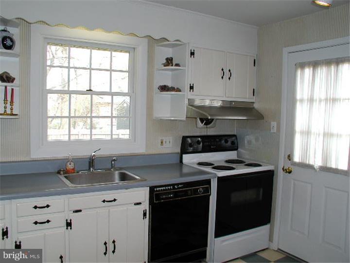 115 Old Point Road Wilmington, DE 19803 - Photo 4 of 19 Kitchen