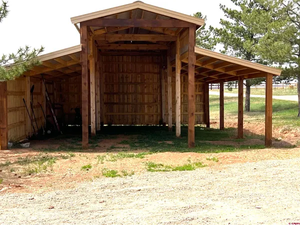 a view of an outdoor space