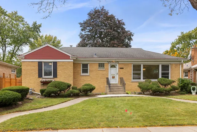 $399,900 | 8950 Ewing Avenue, Evanston, IL 60203