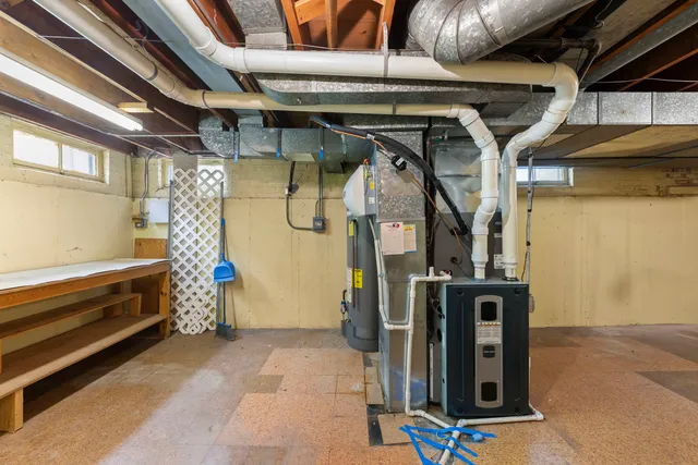 $399,900 | 8950 Ewing Avenue, Evanston, IL 60203