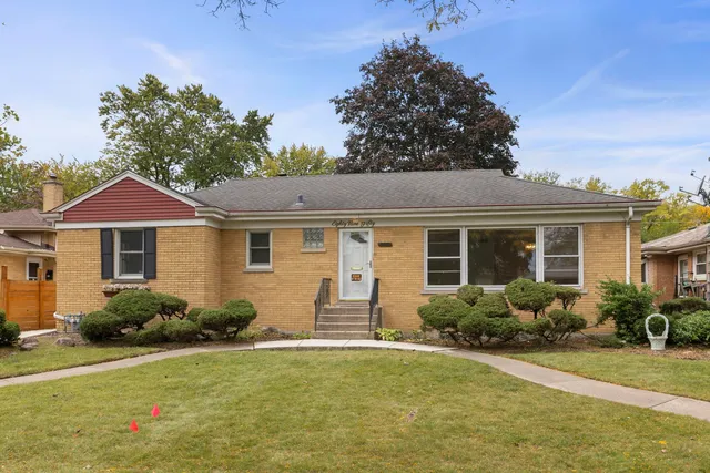 $399,900 | 8950 Ewing Avenue, Evanston, IL 60203