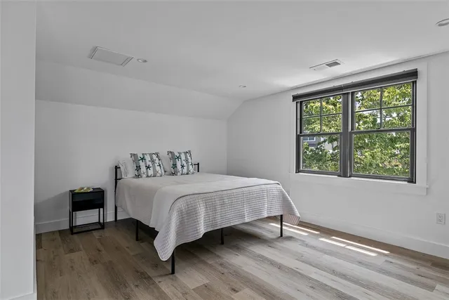 $4,200 | 319 Riverside Street, Portsmouth, RI 02871