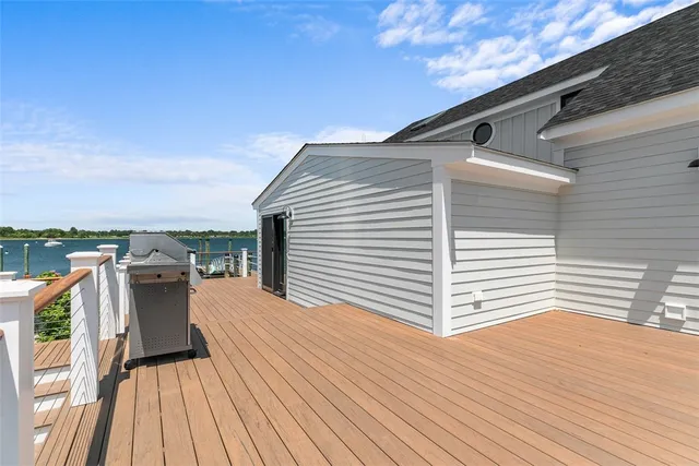 $4,200 | 319 Riverside Street, Portsmouth, RI 02871