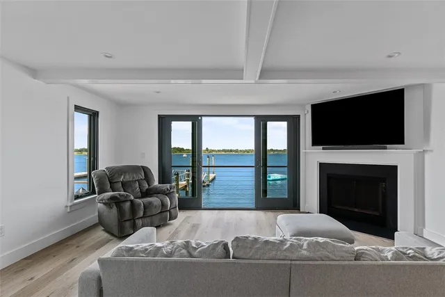 $4,200 | 319 Riverside Street, Portsmouth, RI 02871