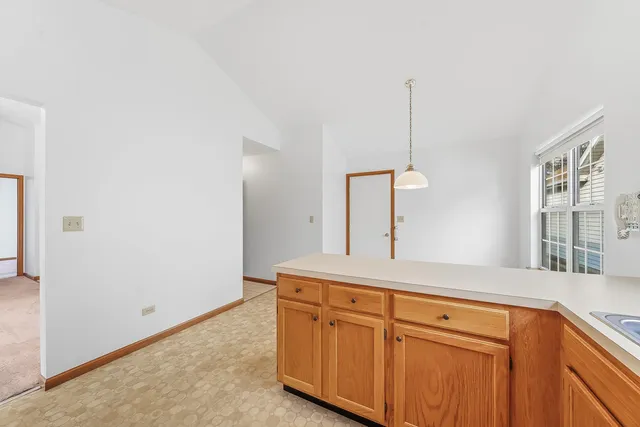 $300,000 | 21069 West Hazelnut Lane, Plainfield, IL 60544