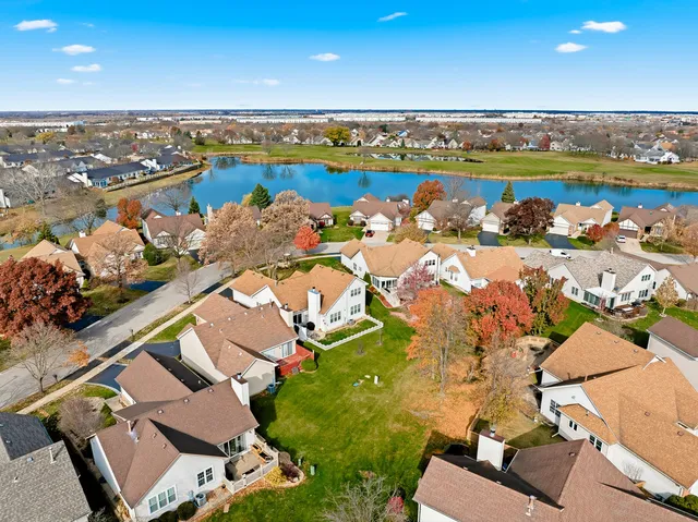 $300,000 | 21069 West Hazelnut Lane, Plainfield, IL 60544