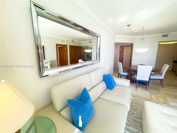 $5,500 | 6365 Collins Avenue, Unit 1506, Miami Beach, FL 33141