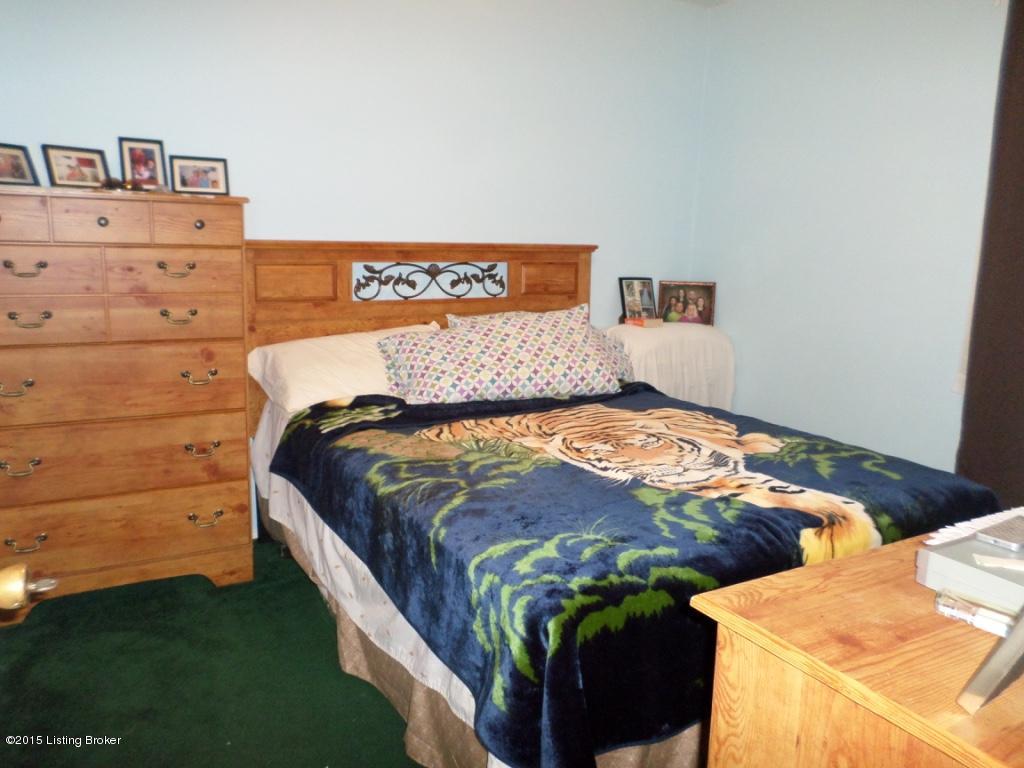 331 Mac Brae Road Louisville, KY 40214 - Photo 11 of 17 thumb_SAM_1993_1024