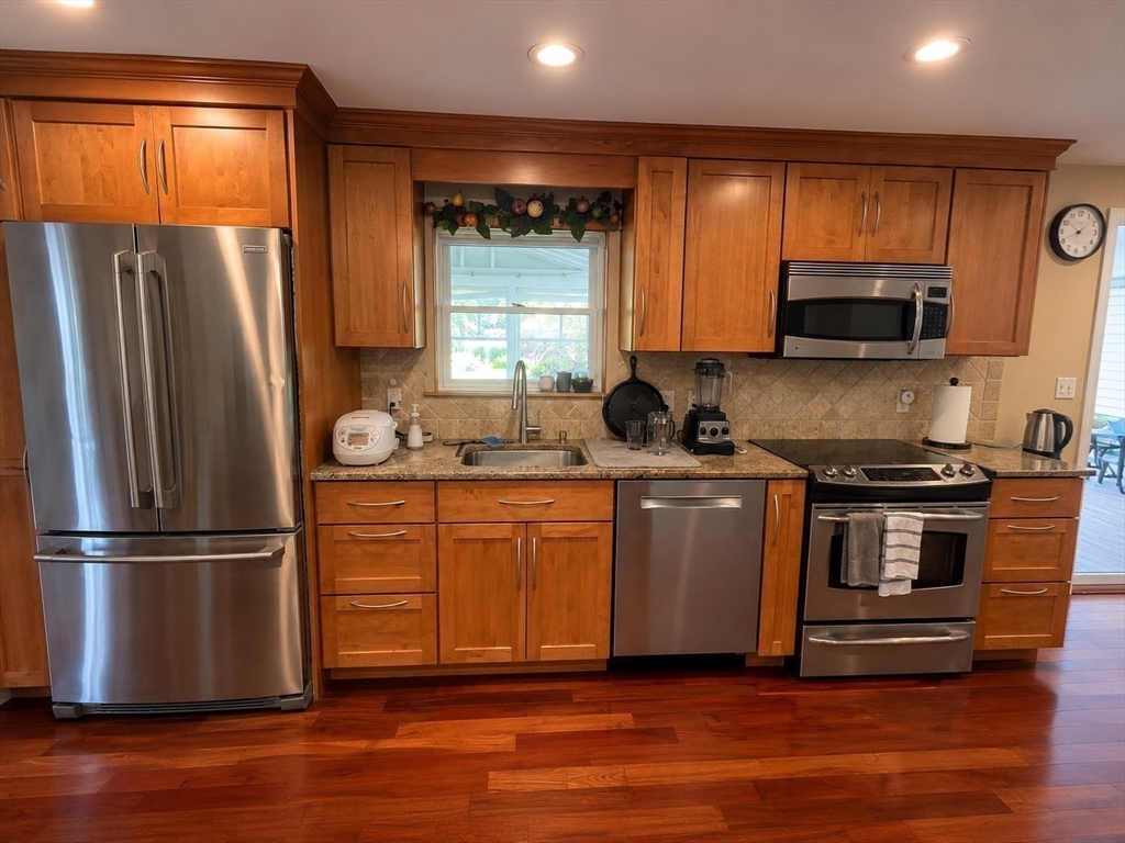15 Leonard Road Framingham, MA 01701 - Photo 4 of 26