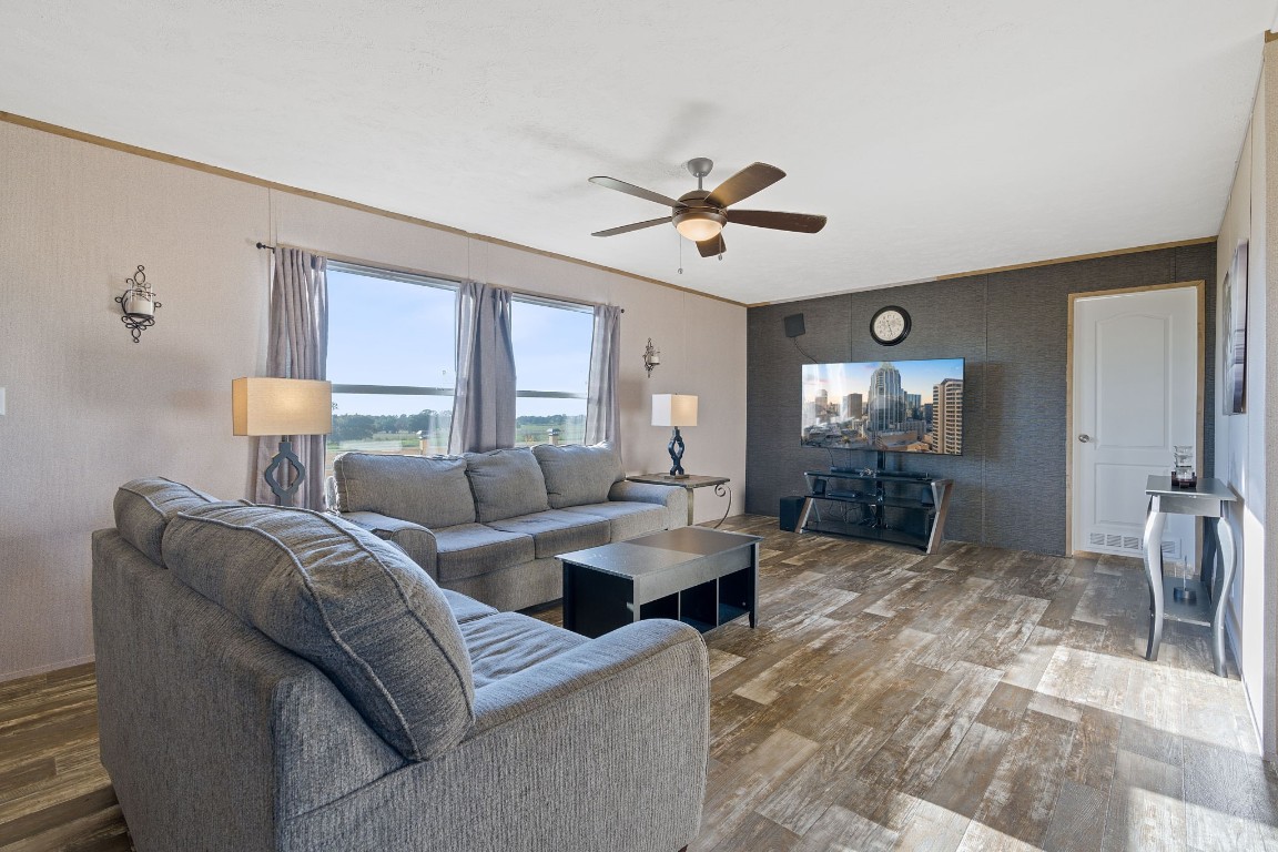 5897 Old Colony Line Road Lockhart, TX 78644 - Photo 27 of 40 a living room with furniture