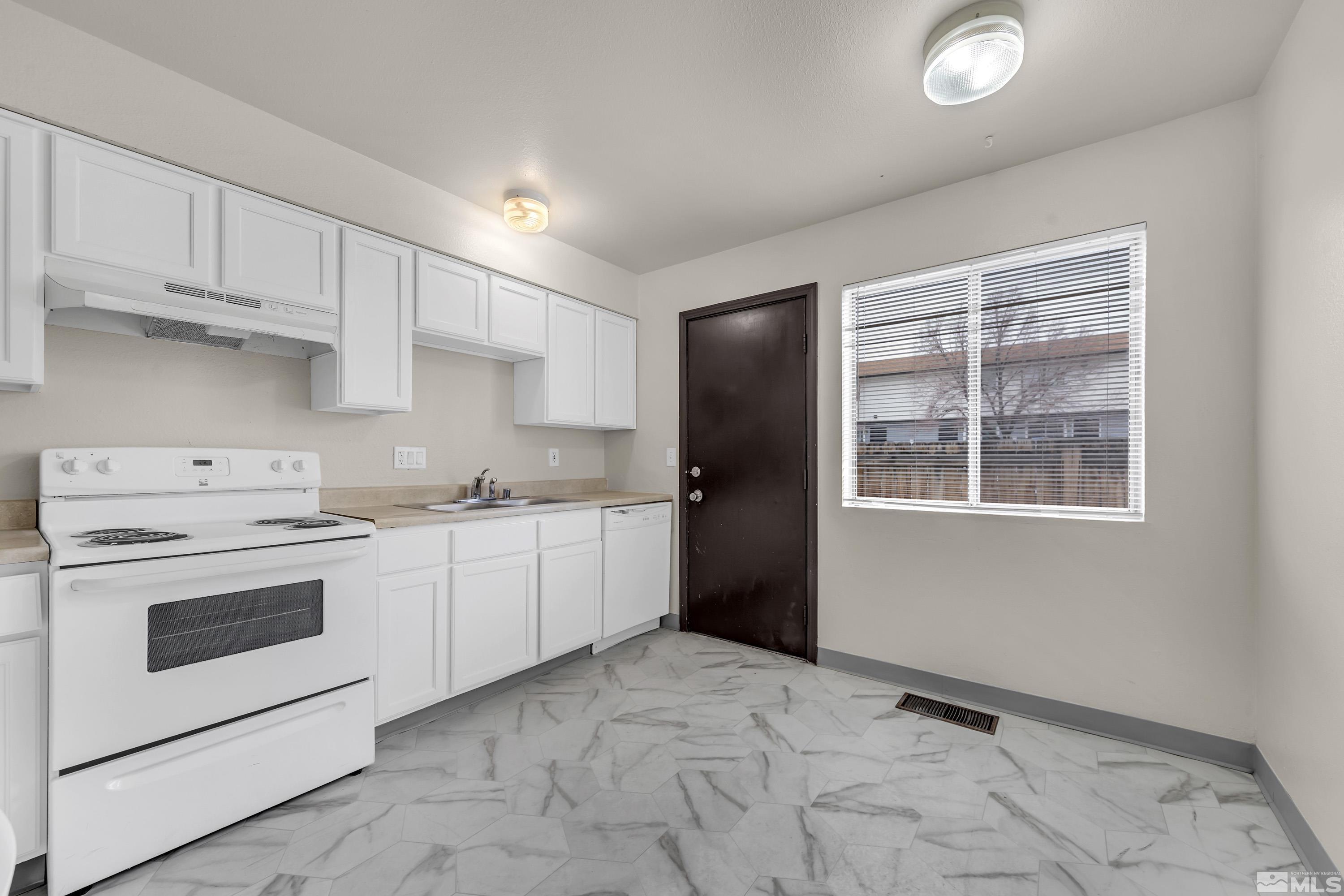 1402 East 9th Street, Unit 2 Reno, NV 89512 - Photo 6 of 27 Photo 6