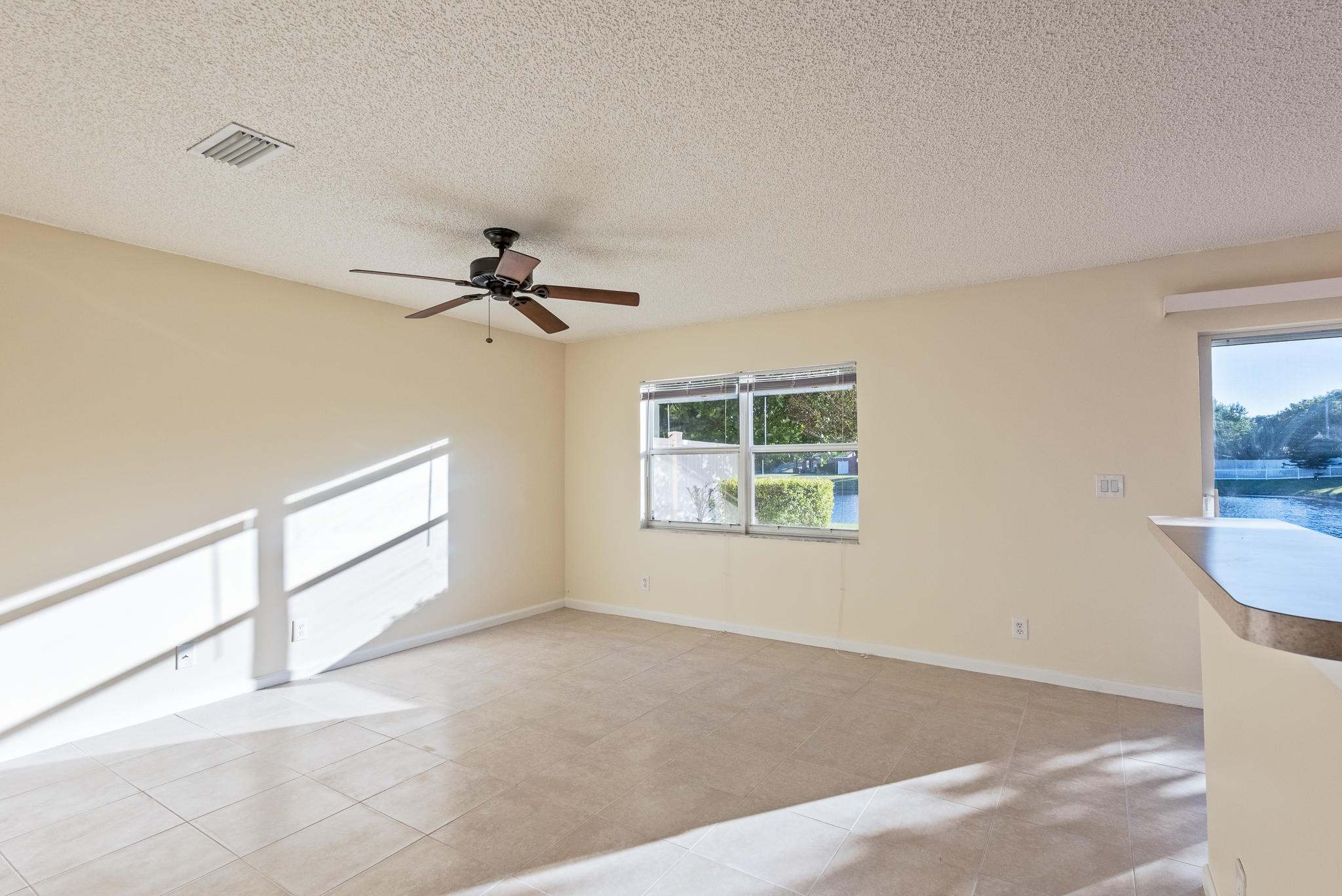 3232 Bollard Road West Palm Beach, FL 33411 - Photo 5 of 33 Living Room