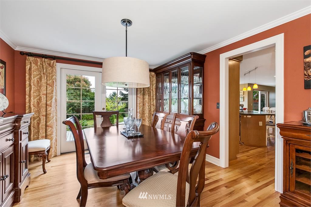 3316 210th Street Southeast Bothell, WA 98021 - Photo 4 of 20
