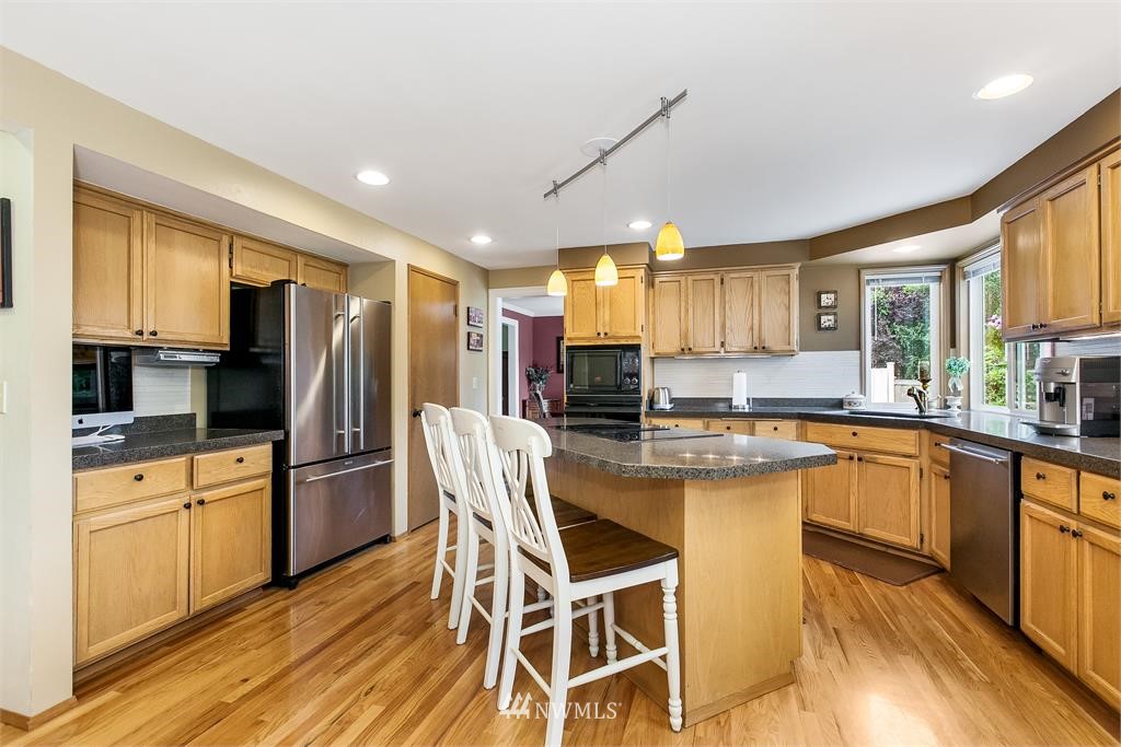 3316 210th Street Southeast Bothell, WA 98021 - Photo 6 of 20