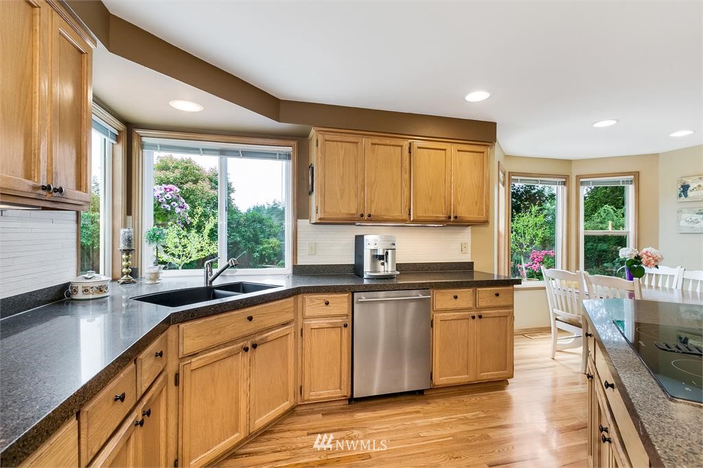 3316 210th Street Southeast Bothell, WA 98021 - Photo 7 of 20
