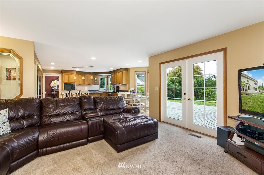 3316 210th Street Southeast Bothell, WA 98021 - Photo 8 of 20