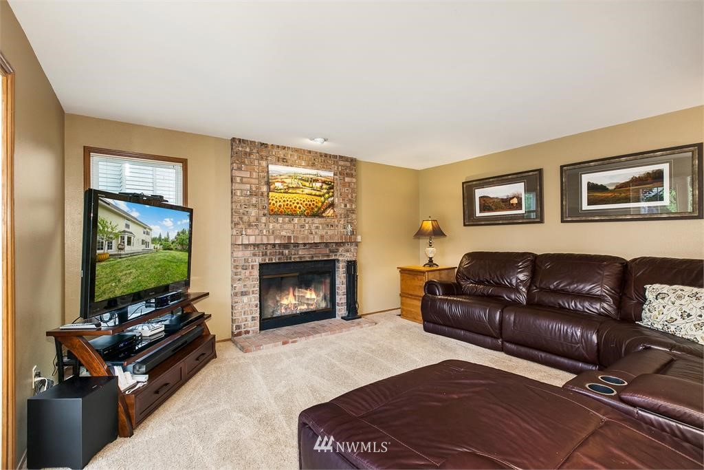 3316 210th Street Southeast Bothell, WA 98021 - Photo 9 of 20