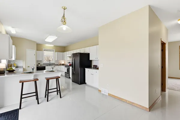 $740,000 | 2888 Eagle Valley Drive, Woodbury, MN 55129