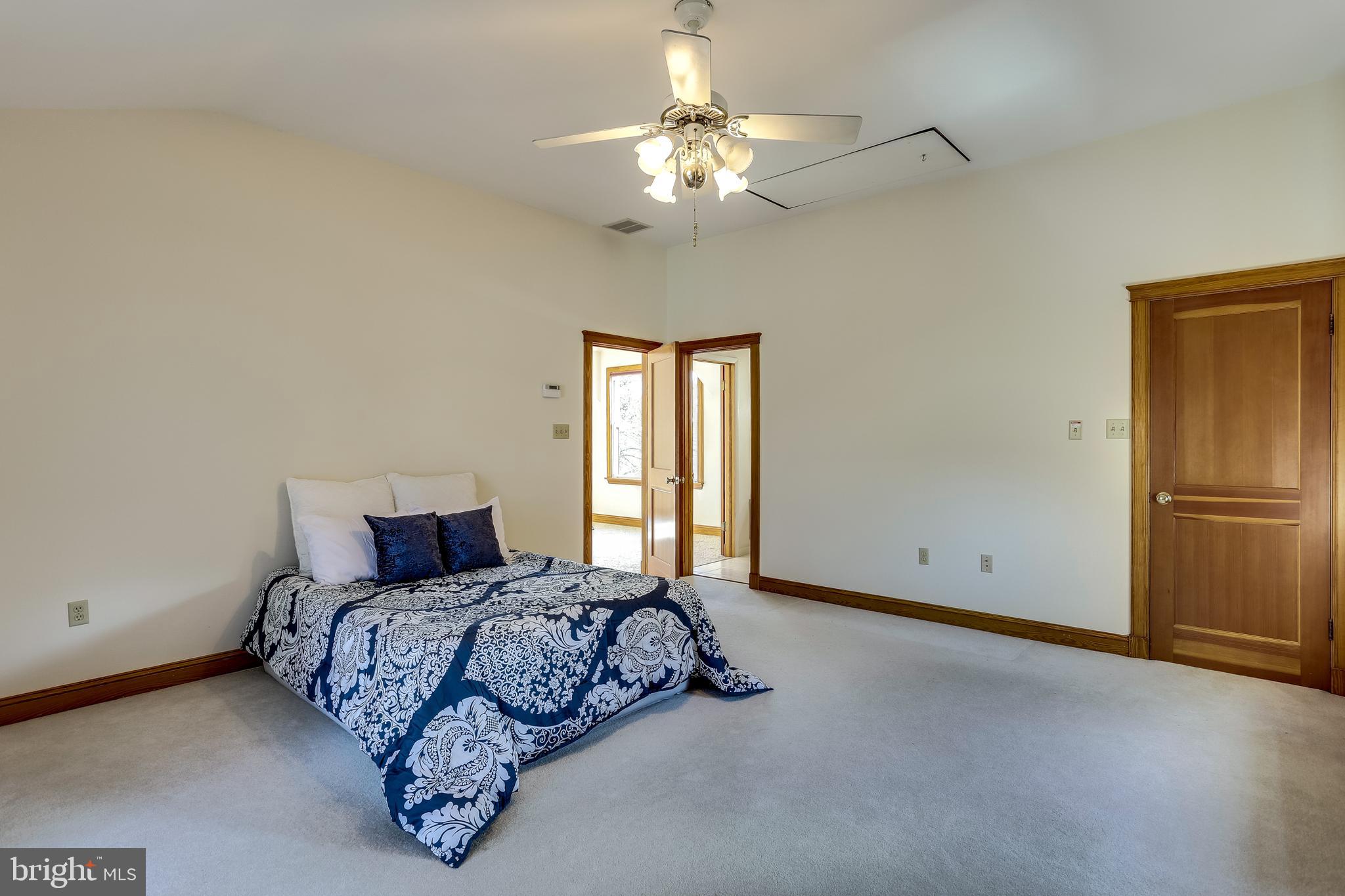 536 Cleveland Road Linthicum Heights, MD 21090 - Photo 13 of 33 Vaulted ceilings