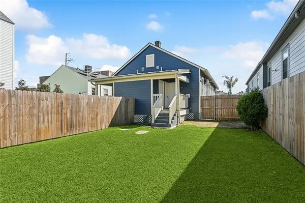 $1,950 | 4909 Tchoupitoulas Street, New Orleans, LA 70115