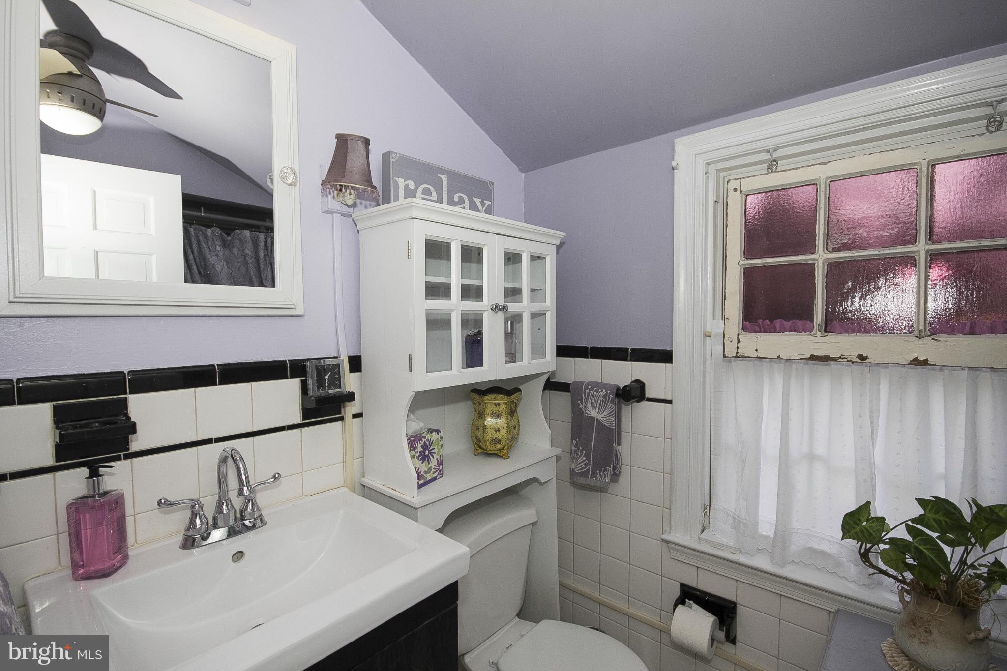 907 Locustvale Road Towson, MD 21204 - Photo 20 of 30 Full Bath (upper)