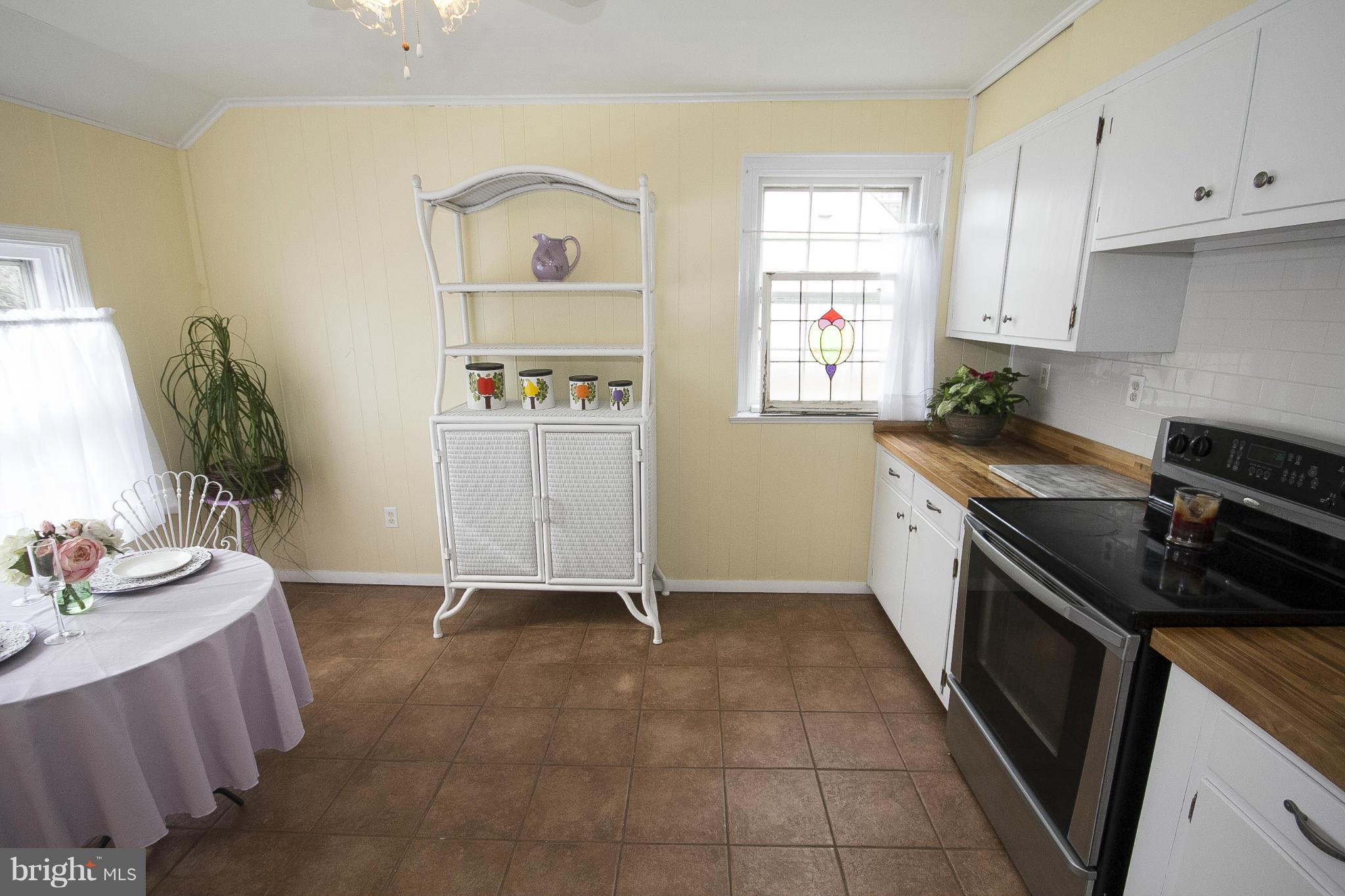 907 Locustvale Road Towson, MD 21204 - Photo 8 of 30 Breakfast Room