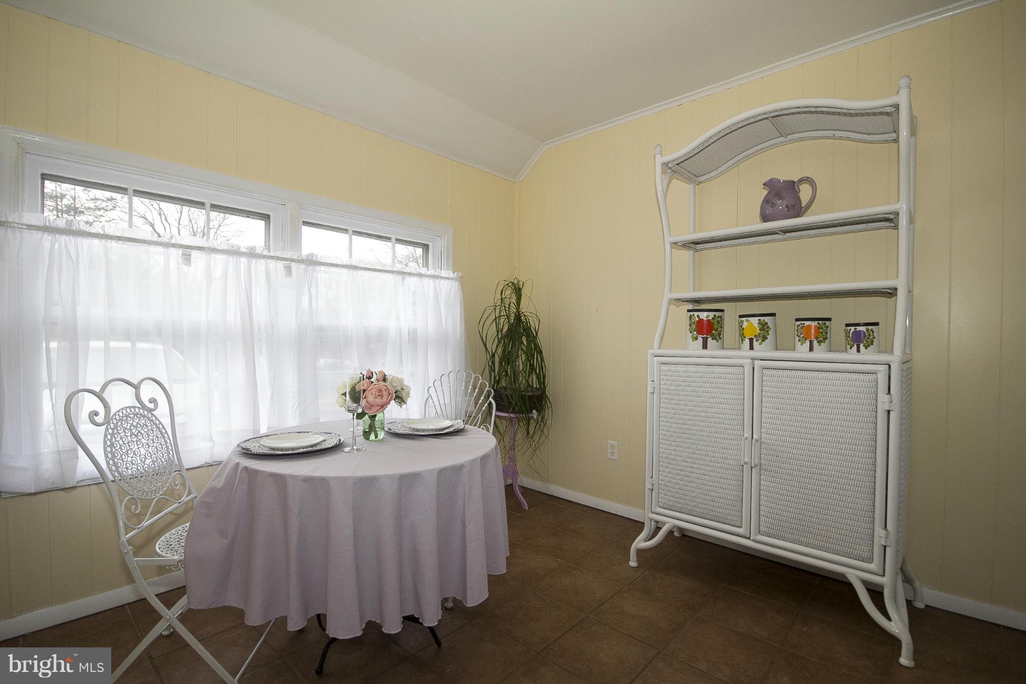 907 Locustvale Road Towson, MD 21204 - Photo 9 of 30 Breakfast Room