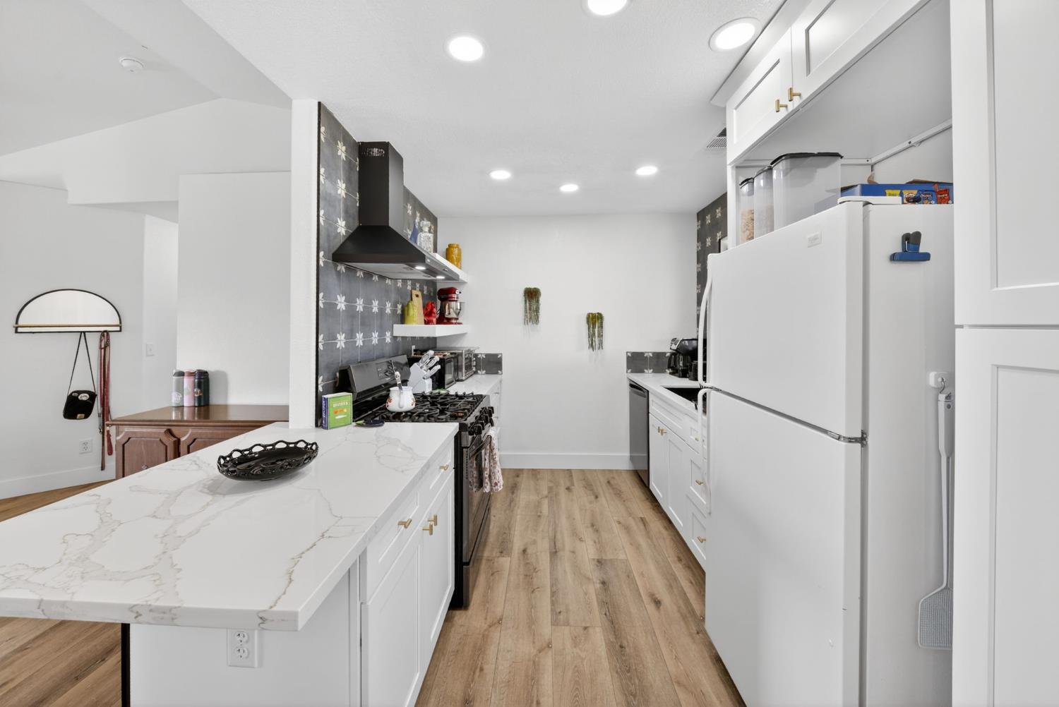 746 Pepper Avenue Lemoore, CA 93245 - Photo 14 of 44