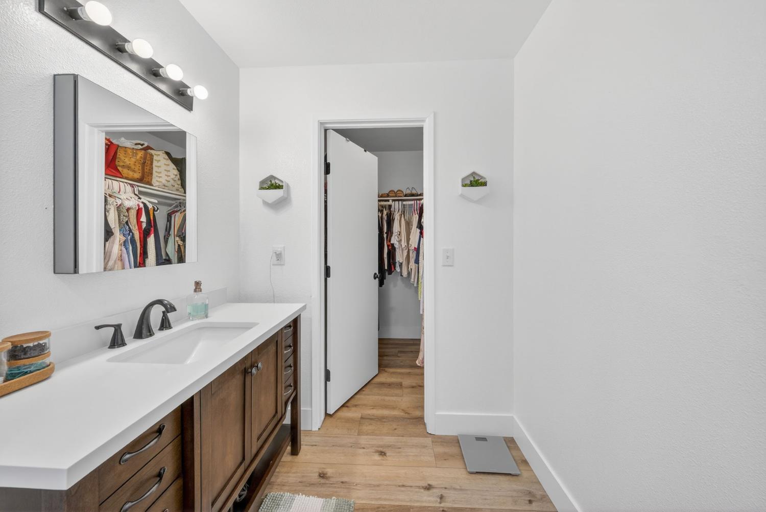 746 Pepper Avenue Lemoore, CA 93245 - Photo 32 of 44